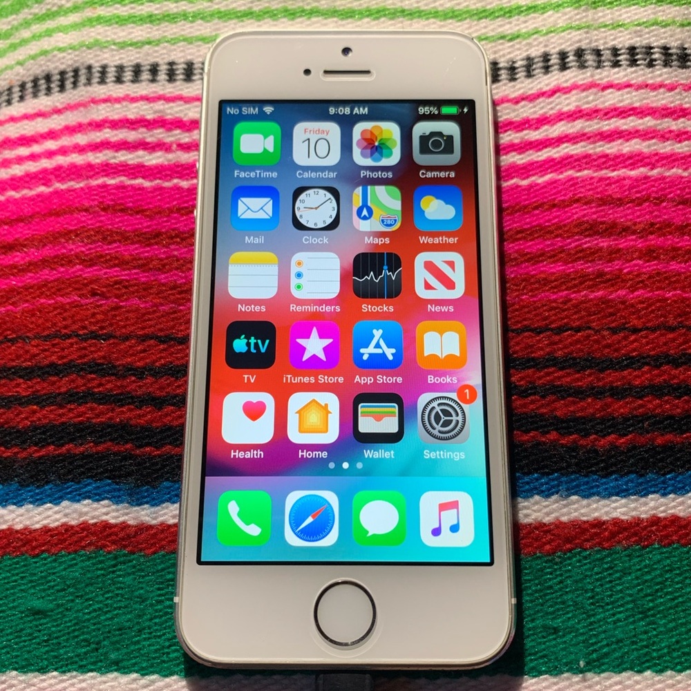 Apple iPhone 5s - 32gb - Unlocked - Can be converted into iPod Touch